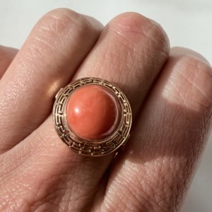 Pierścionek z żółtego złota z koralem 5,68g