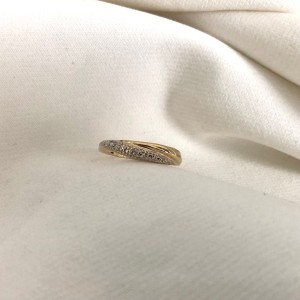 Pierścionek z żółtego złota z diamentem 0,005ct J/P